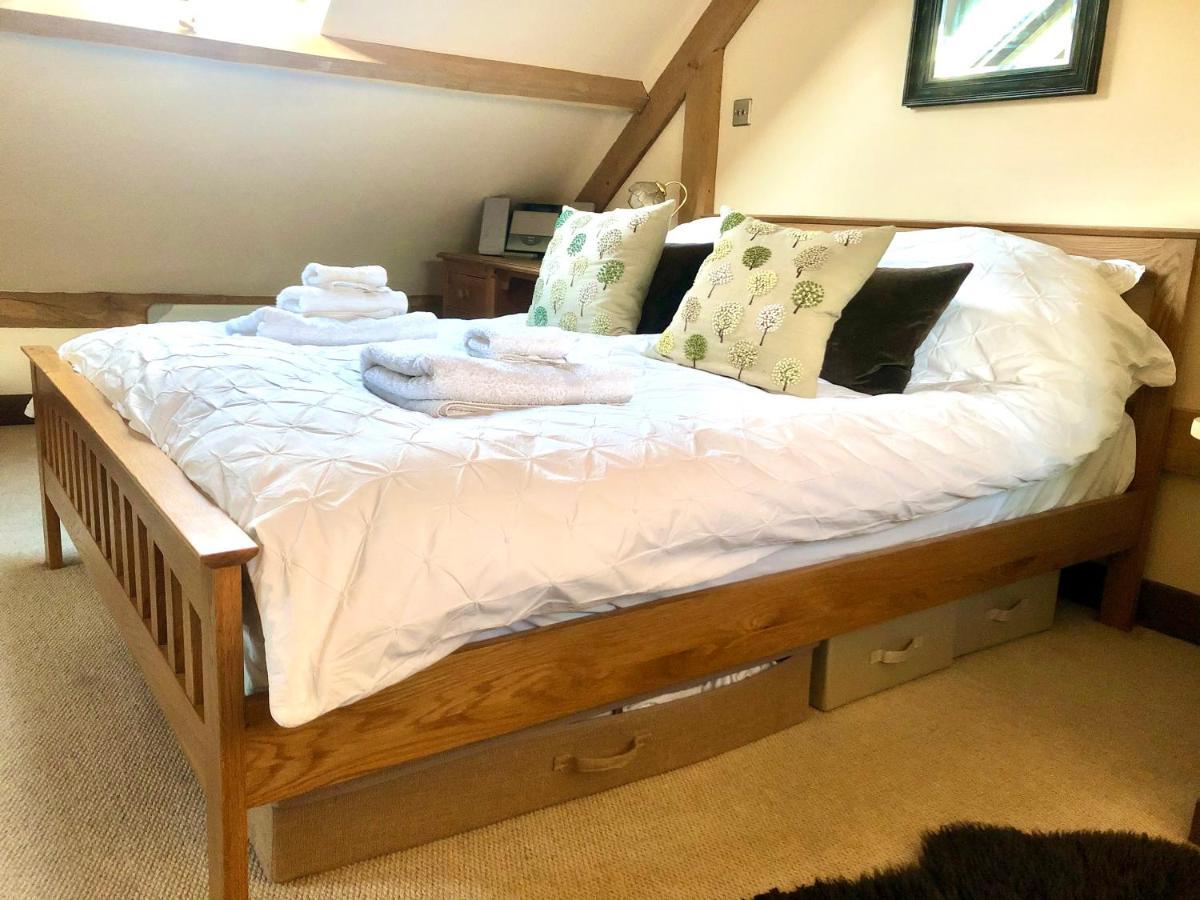 Greencourt Loft - The Cotswold Way, Stroud Ryeford Exterior photo